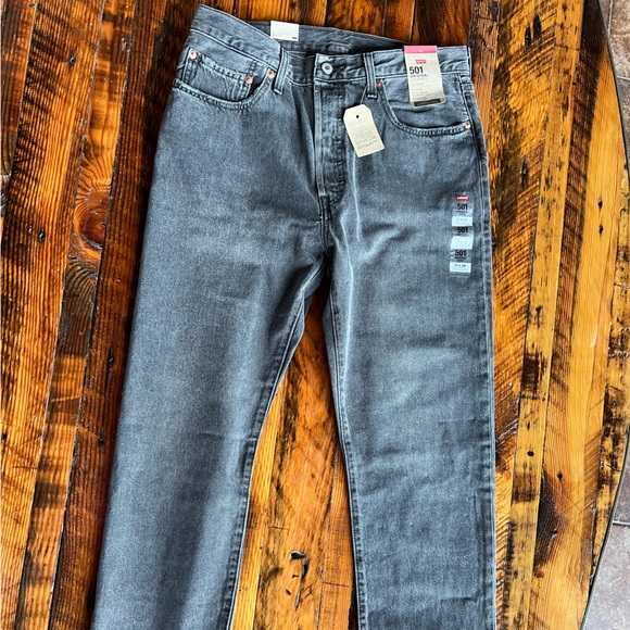 Levi’s faded black 501 cropped jeans - Picture 5 of 9